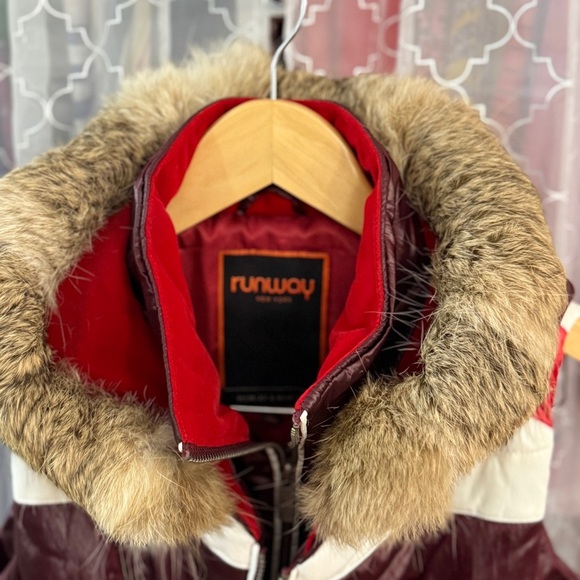 Runway New York fur trimmed puffer vest - Picture 3 of 14